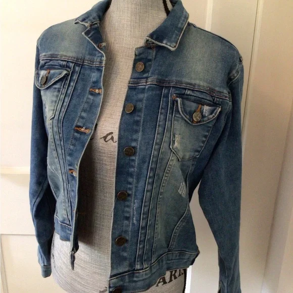 Denim jacket with beaded Minnie Mouse - Picture 2 of 9